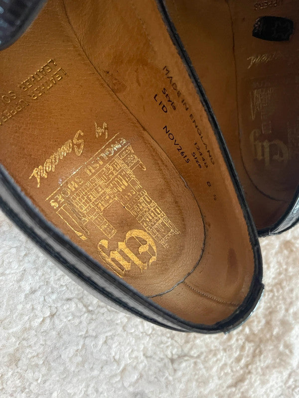 English leather shoes by sanders size 8