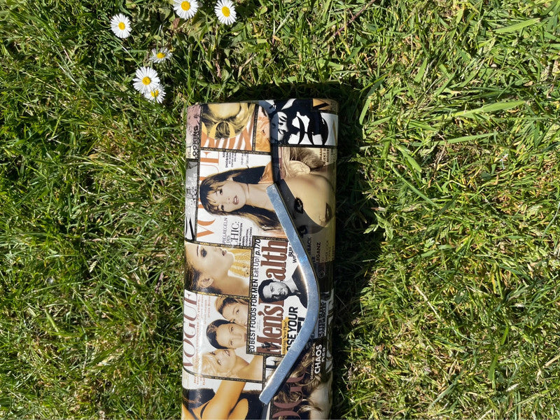 Y2K magazine clutch